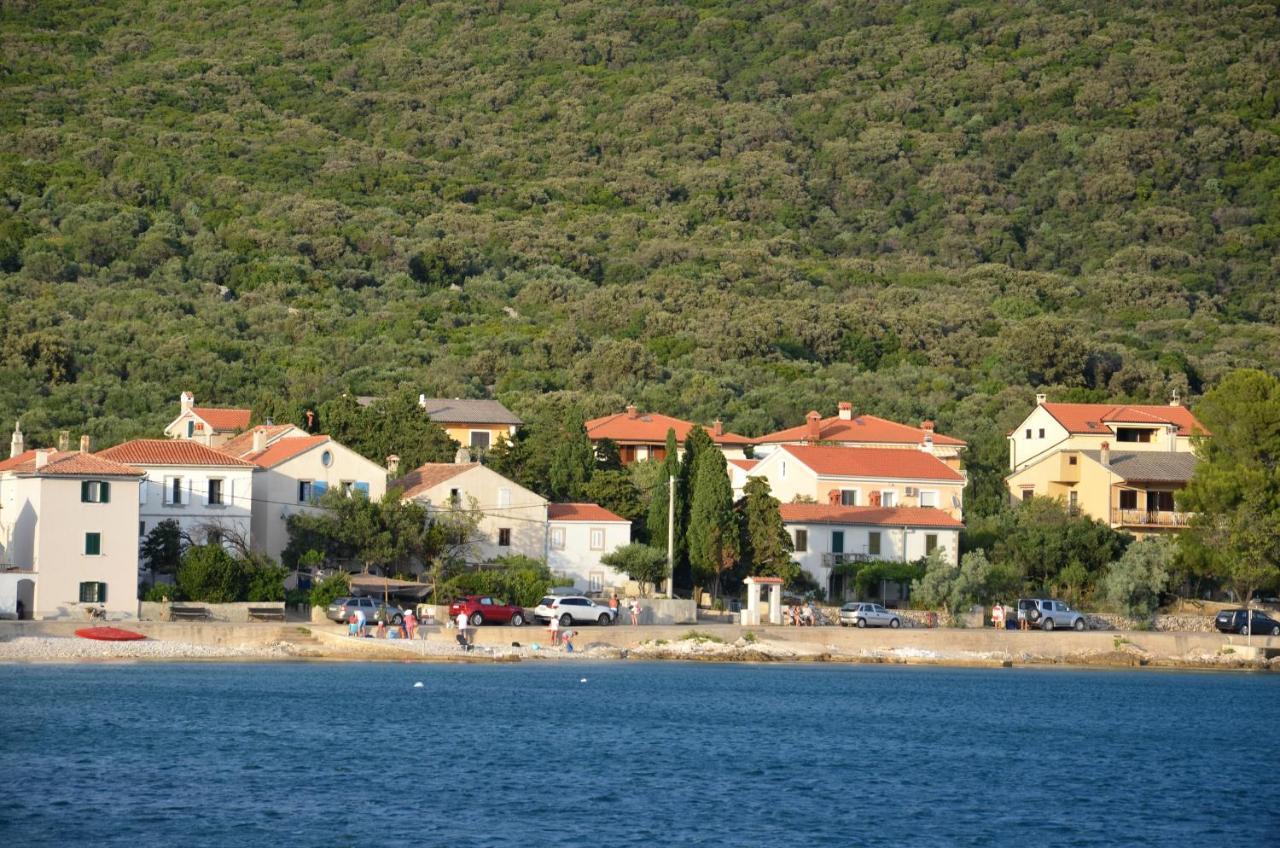 Apartments Martamare Martinscica  Exterior photo
