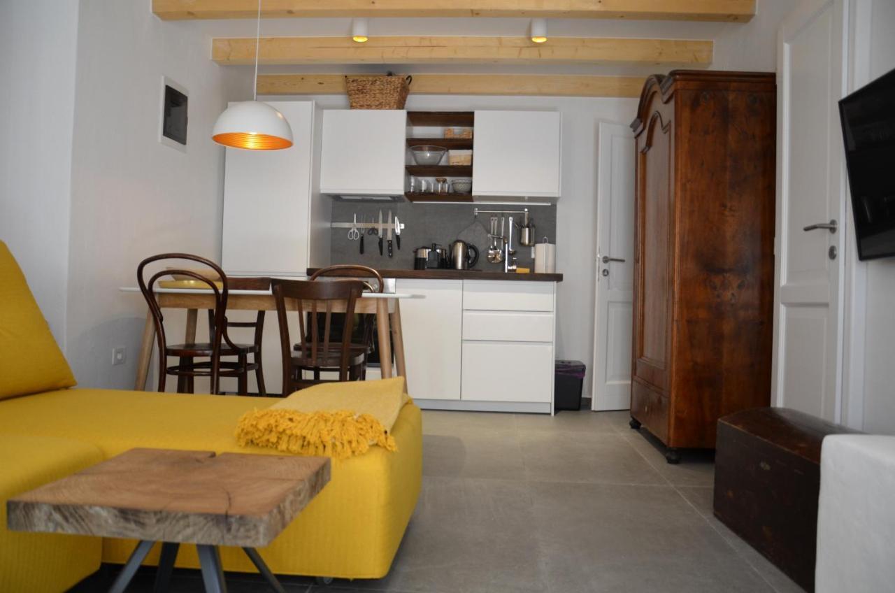 Apartments Martamare Martinscica  Exterior photo