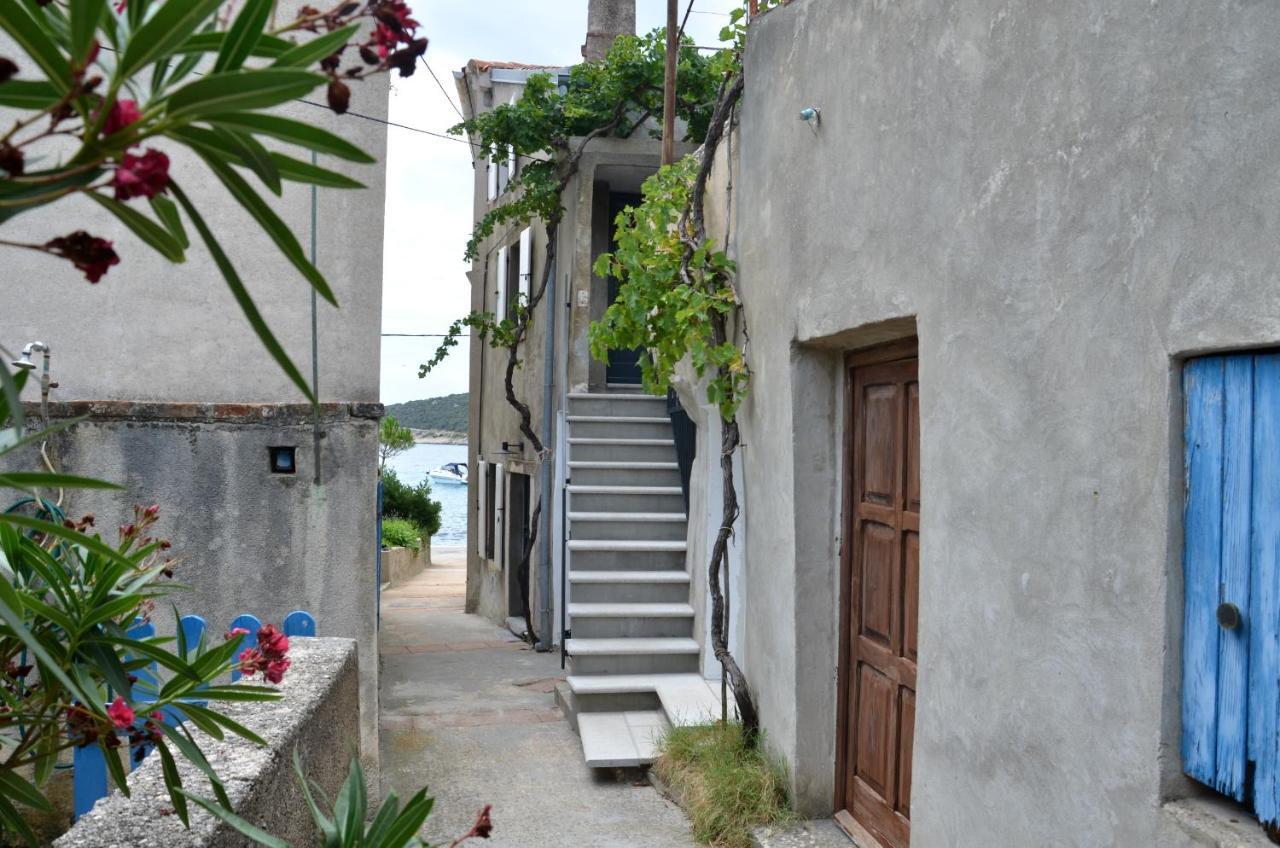 Apartments Martamare Martinscica  Exterior photo